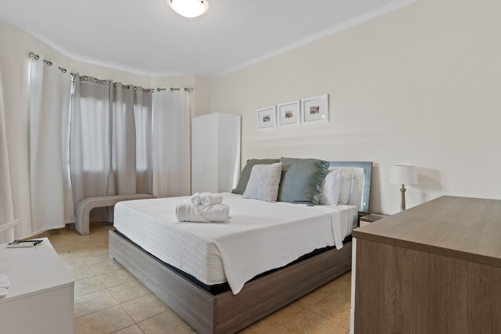 Deluxe Apartment, 3 Bedrooms, Garden View