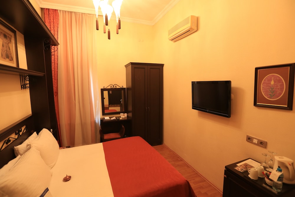 Premium Single Room photo 3