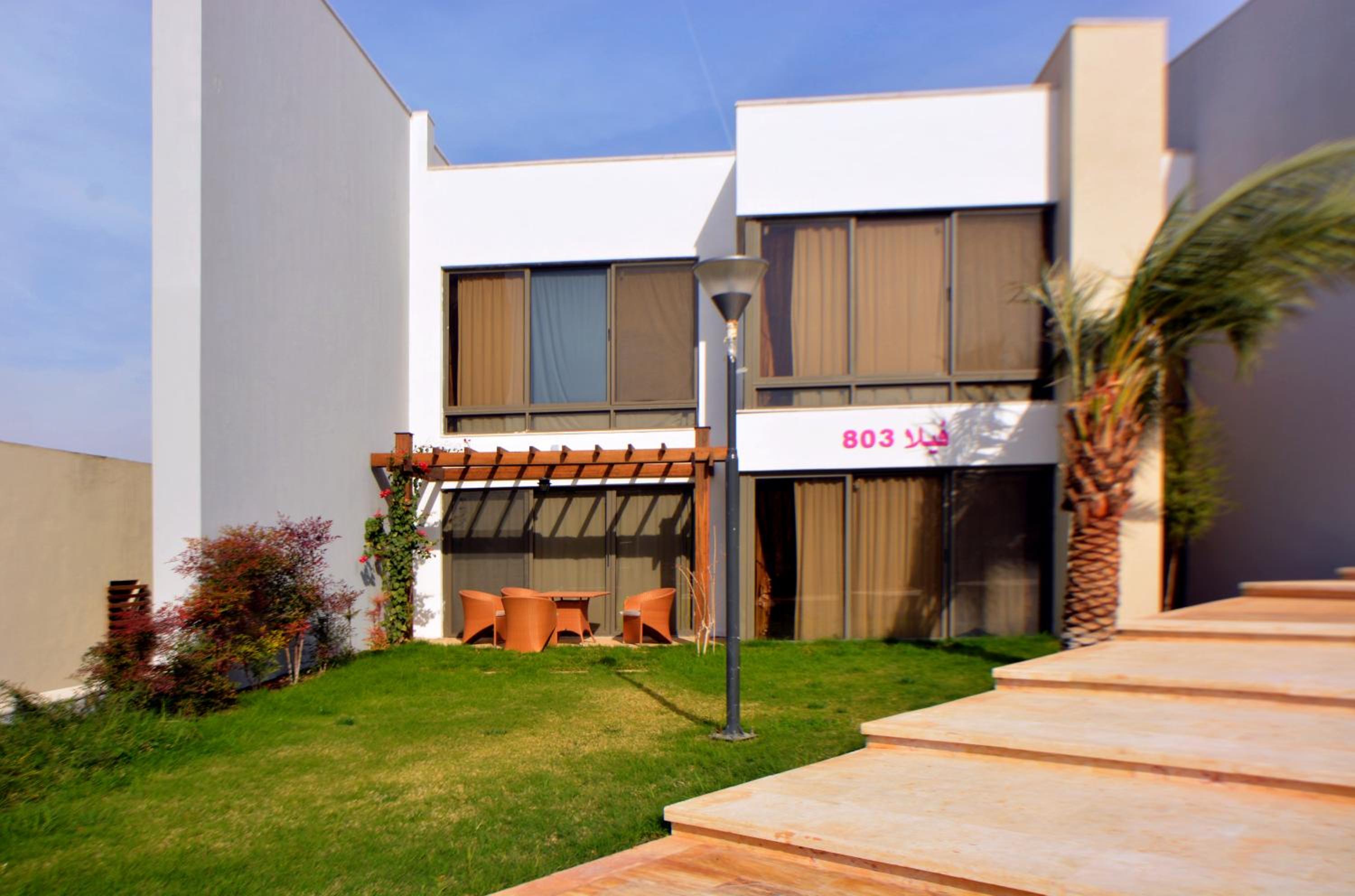 Three-Bedroom House photo 3