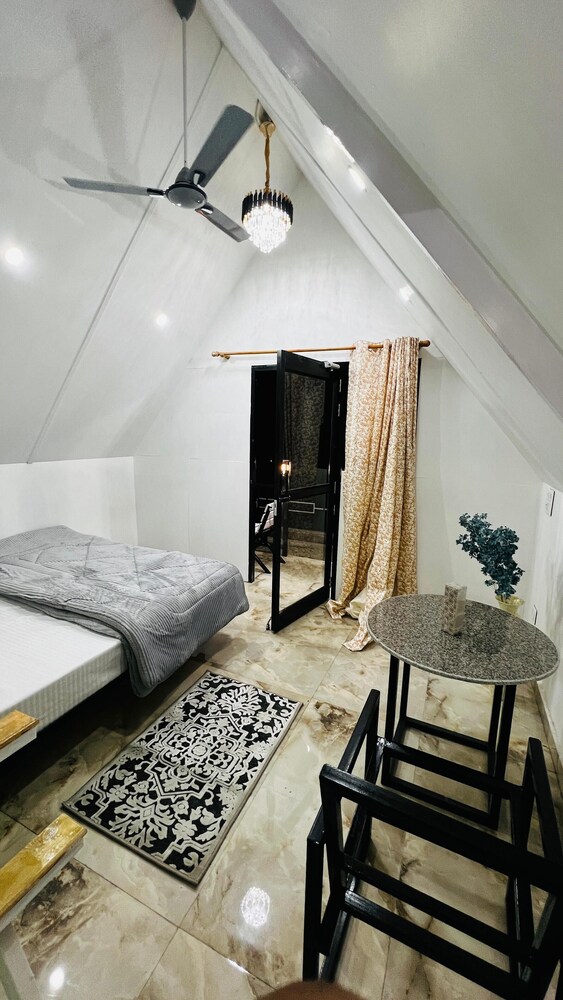 Premium Wooden A Cottage - Photo 4