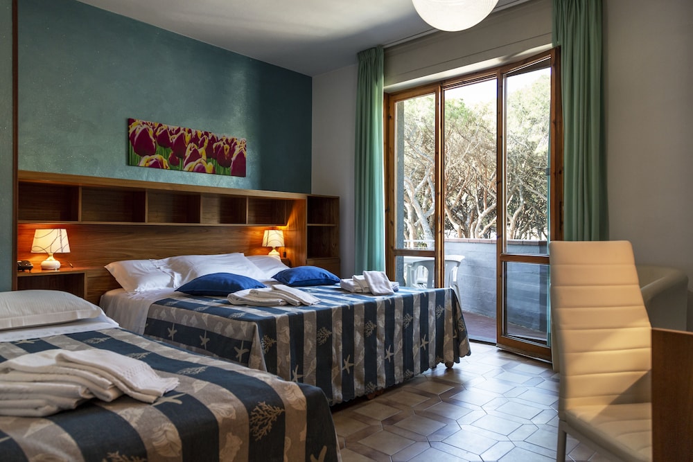 Classic Triple Room, Balcony, Garden View