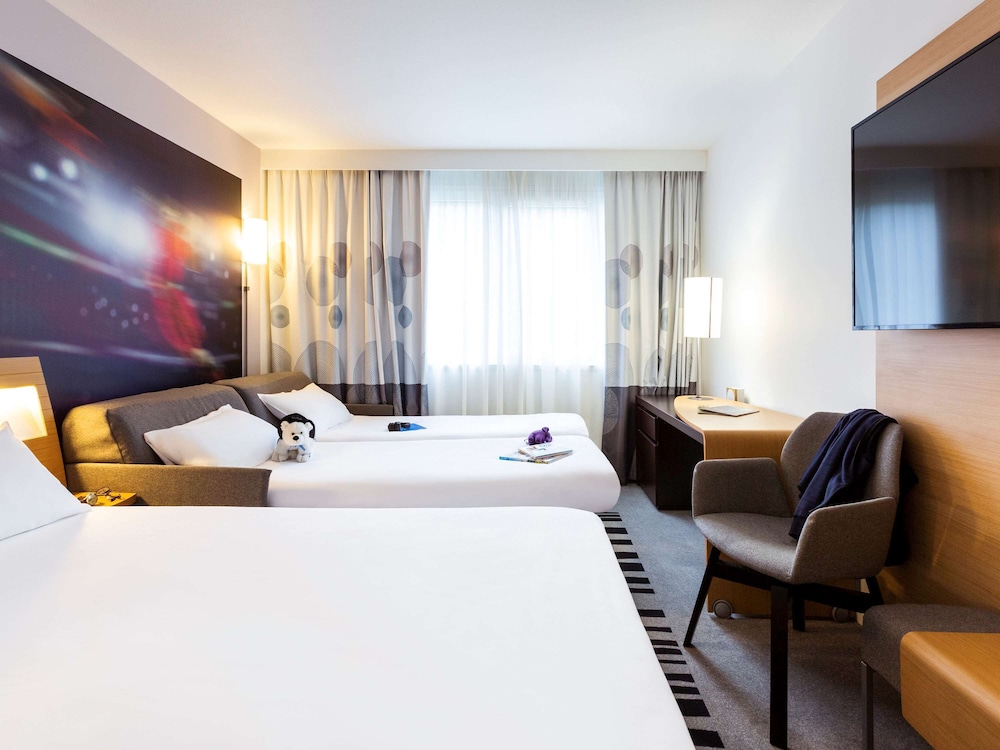 Classic Room, Multiple Beds - Photo 4