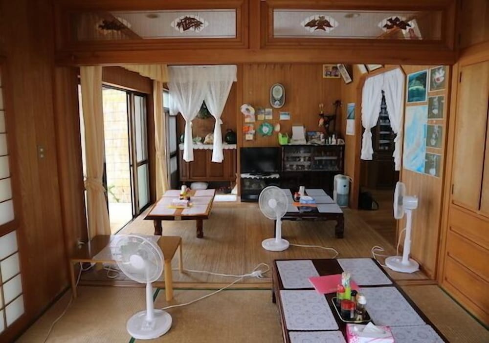 3 People Room photo 3
