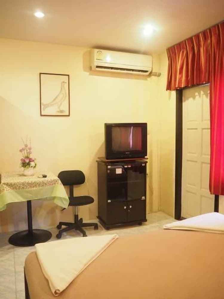 Large Balcony Room