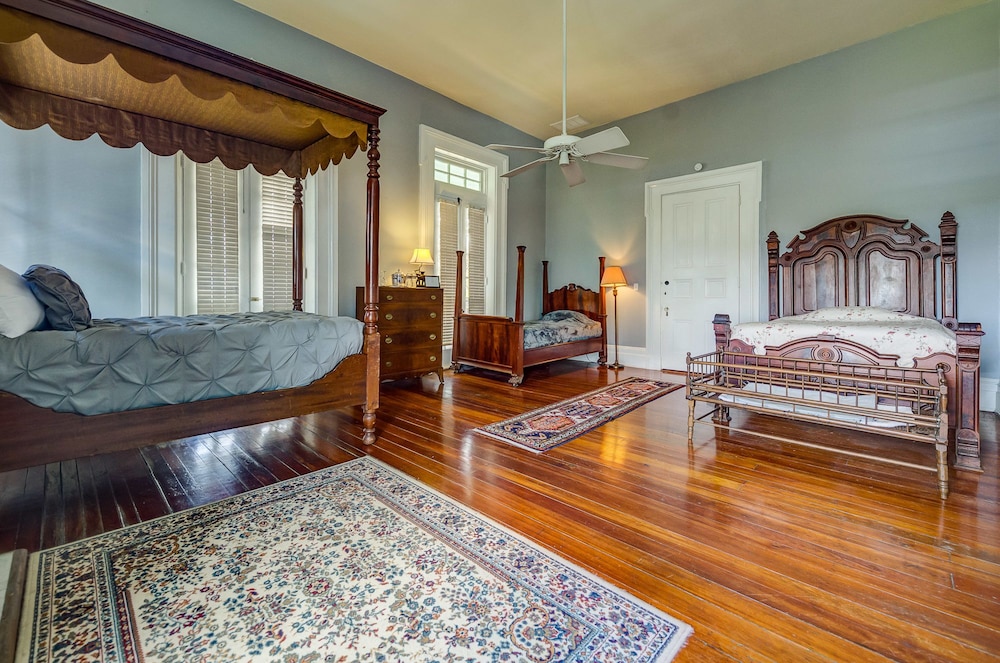 Duff Green Suite photo 2