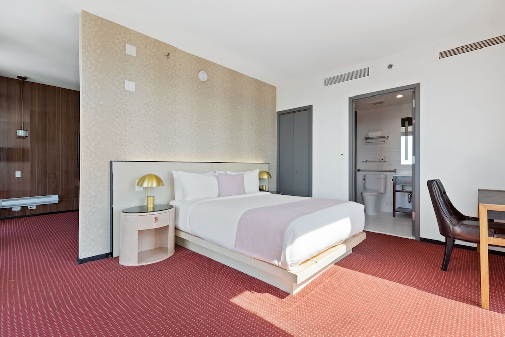 Elite Queen Suite photo 3