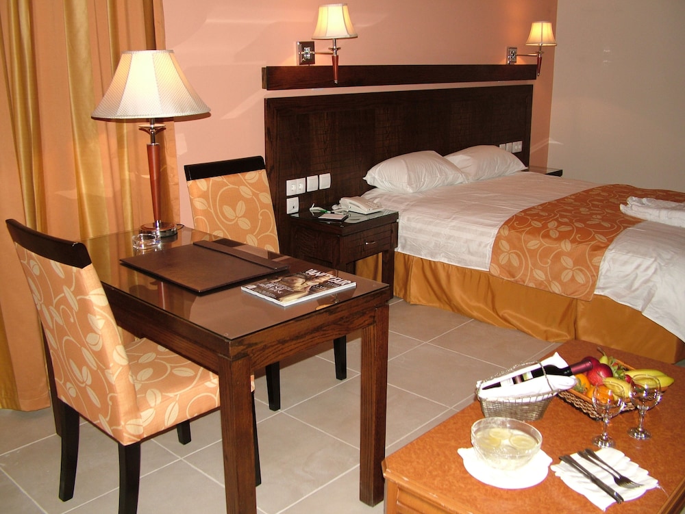 Deluxe Room - Photo 1