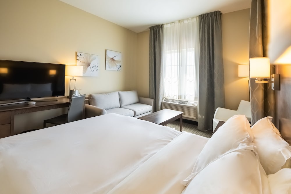 Family Room, 1 Queen Bed with Sofa bed