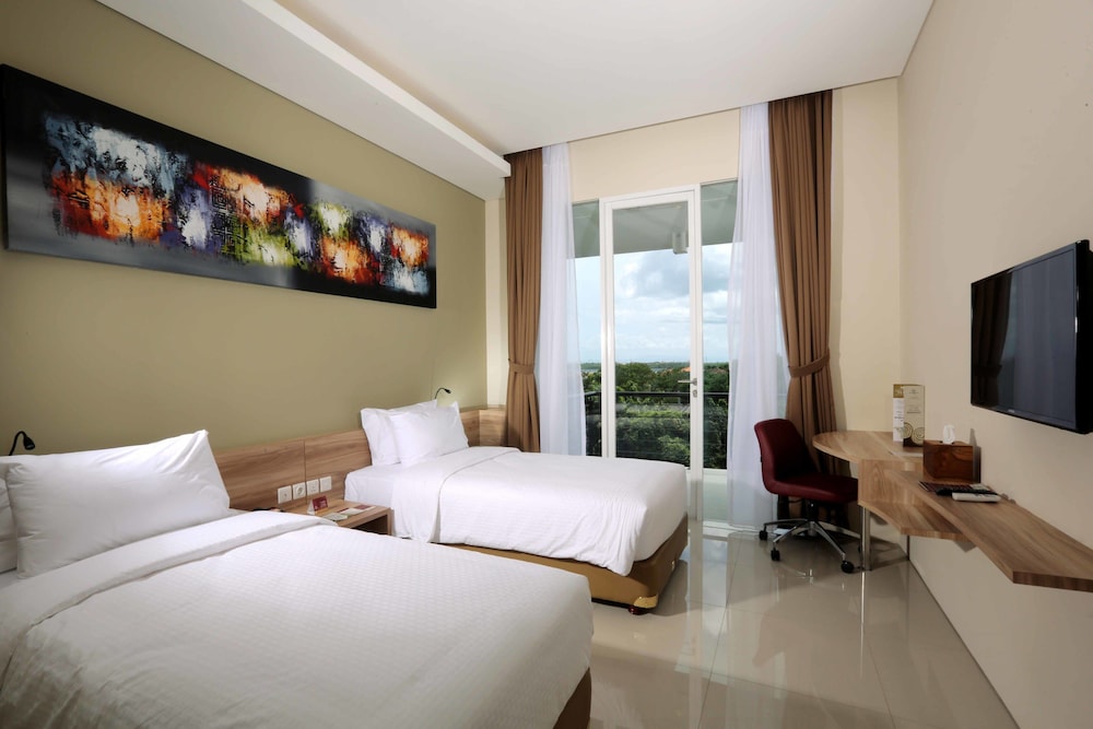 Grand Twin Room, City View