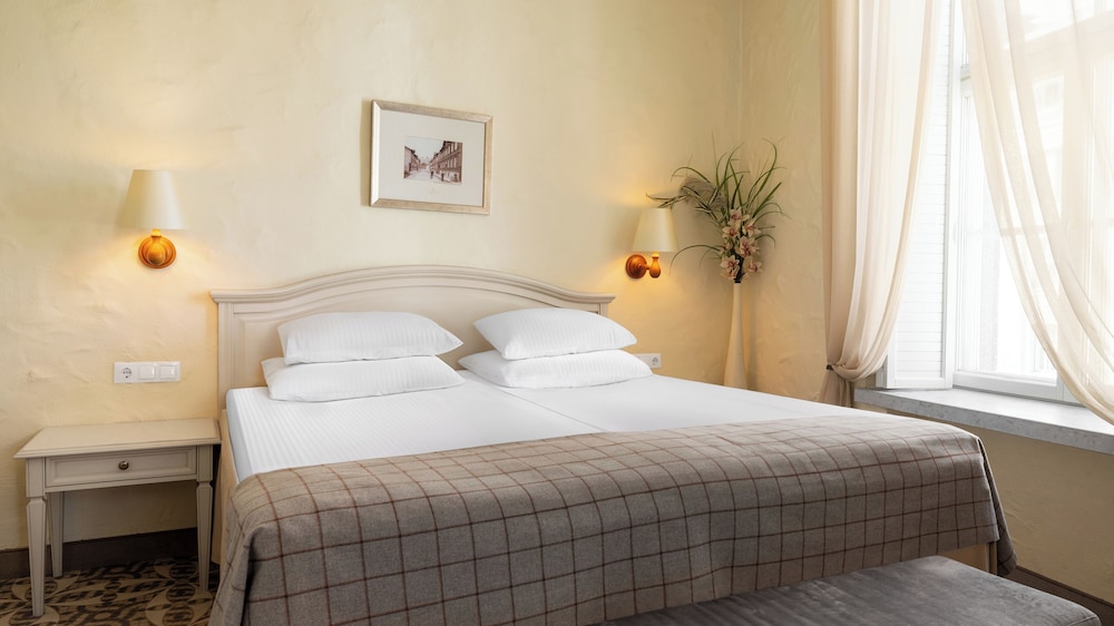 Suite - Photo 9