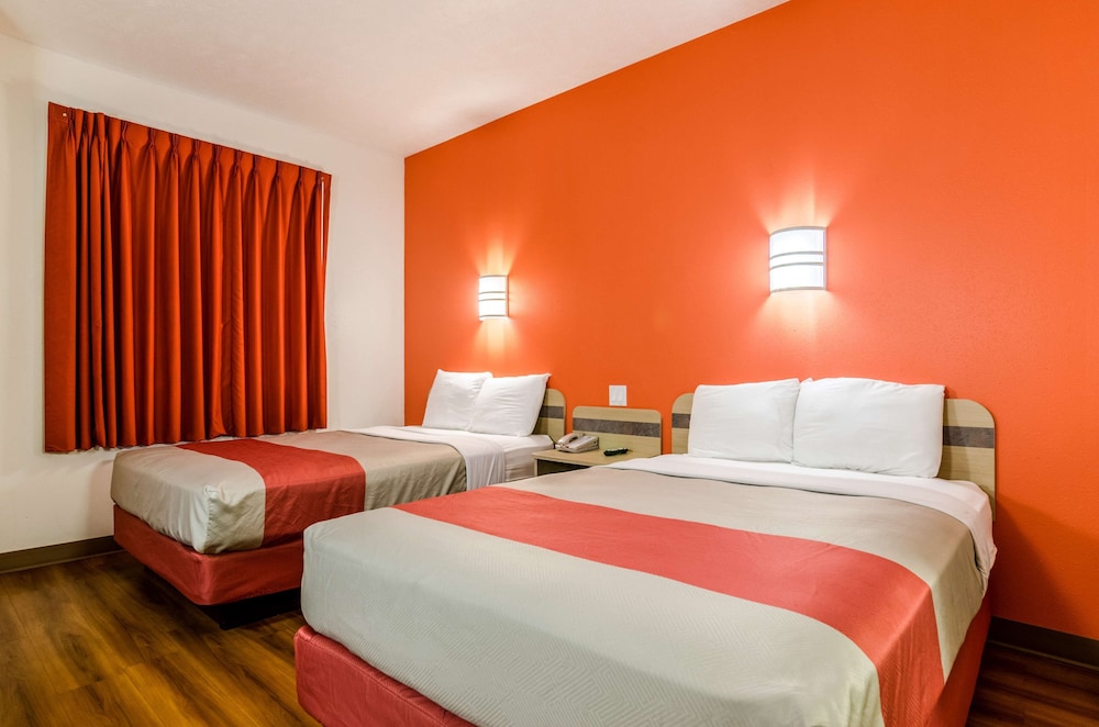 Standard Room, 2 Double Beds, Non Smoking - Photo 5