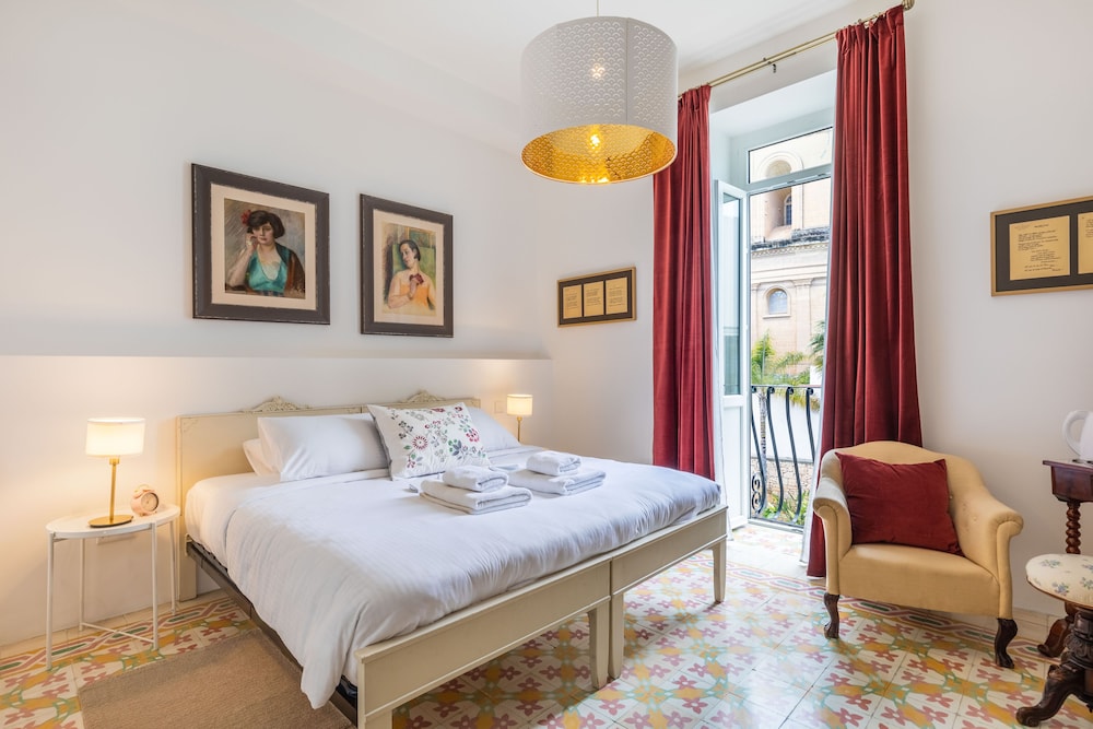 Deluxe Double or Twin Room photo 3
