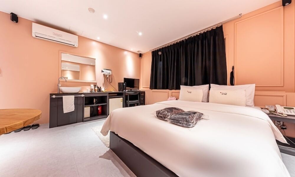 Standard Room - Photo 7