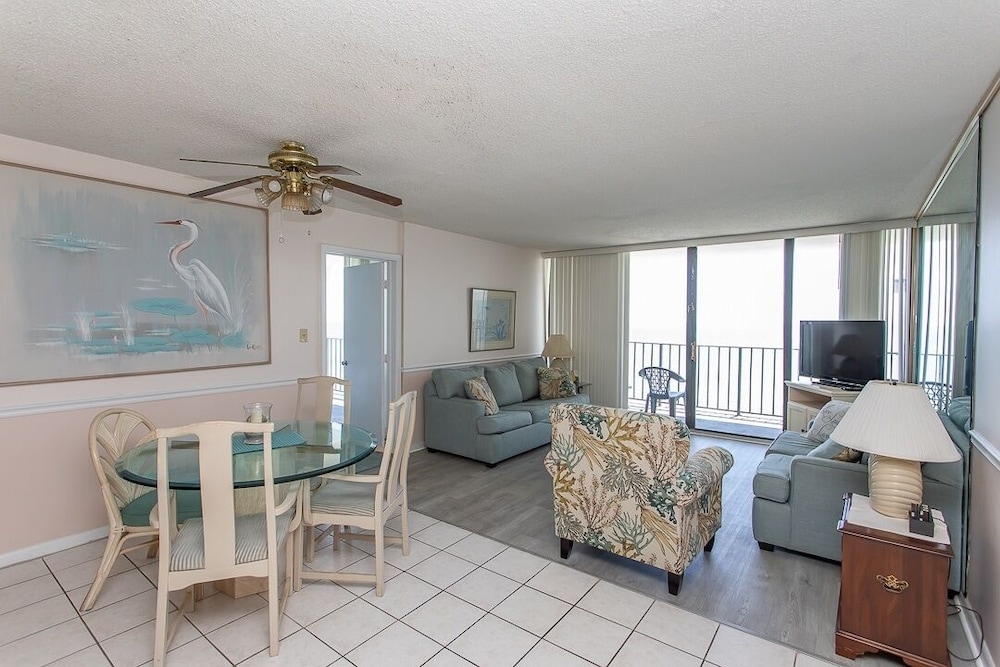 Condo, 2 Bedrooms photo 1
