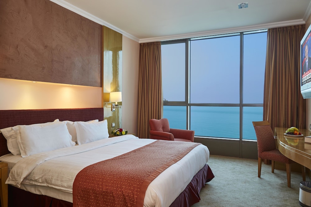 Classic Room, 1 King Bed, Sea View photo 1