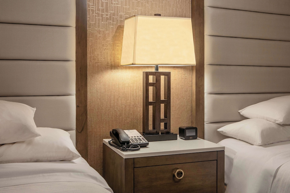 Suite, 2 Double Beds, Accessible, Bathtub - Photo 4