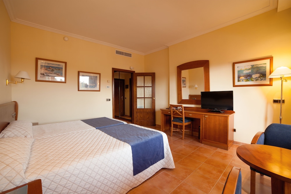 Triple Room, Balcony, Pool View