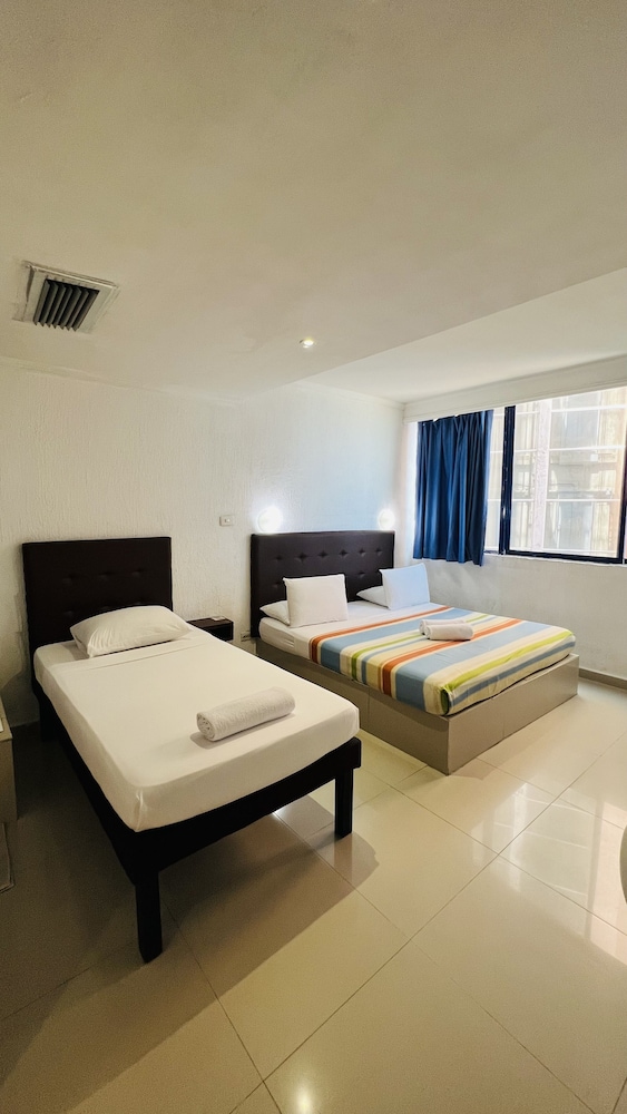 Standard Twin Room - Photo 3