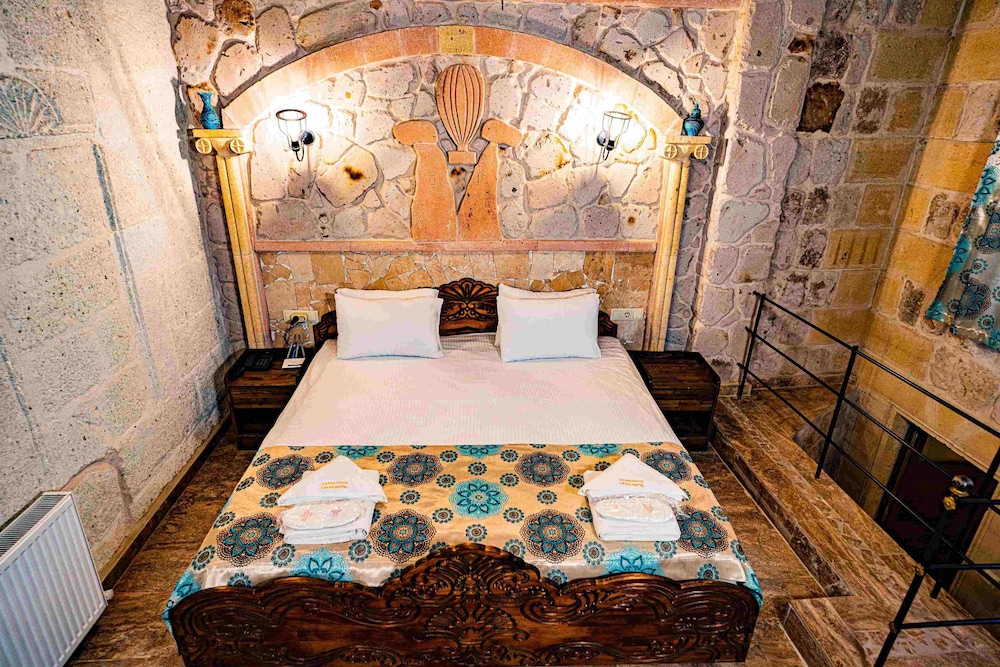 Comfort Room, Courtyard View (Stone) - Photo 14