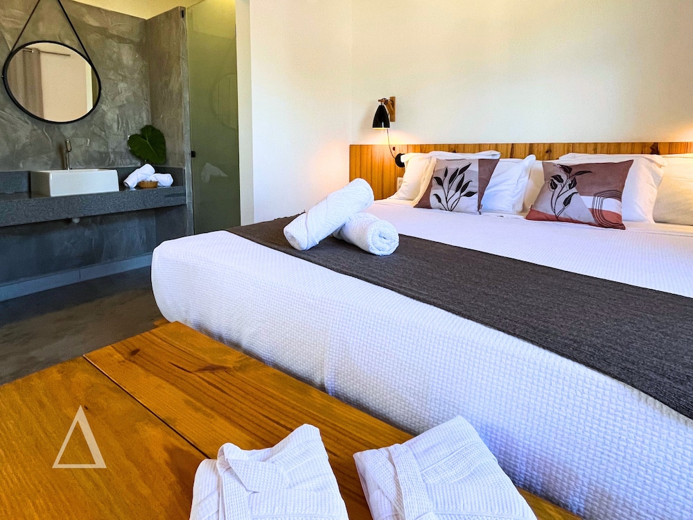 Comfort Suite, Jetted Tub photo 2