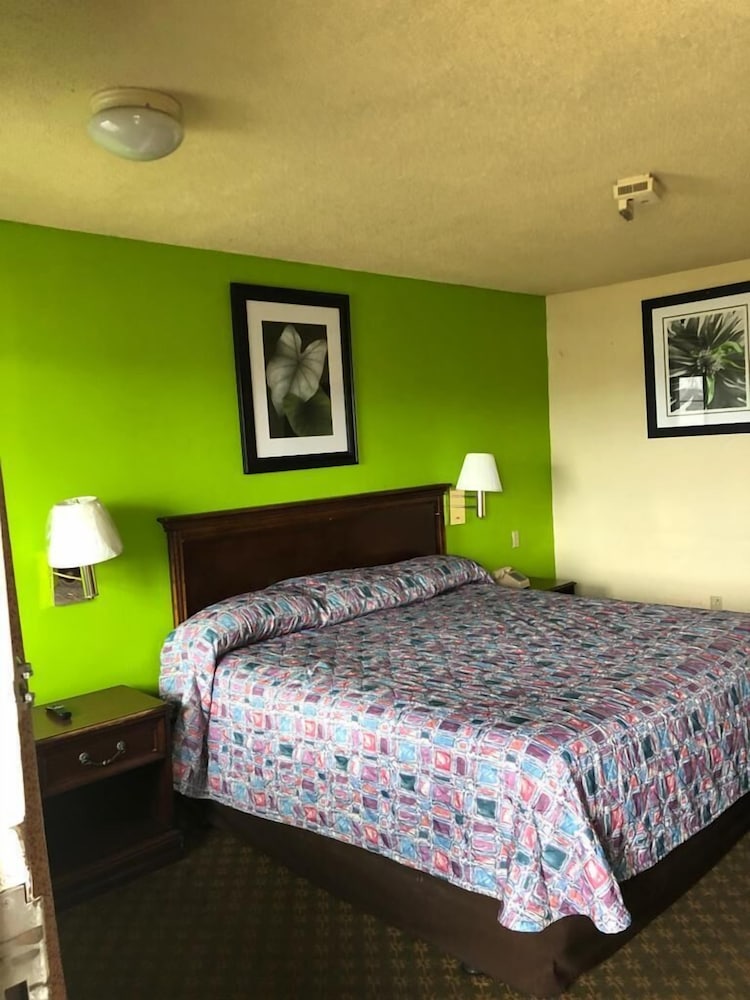 Standard Room, Smoking