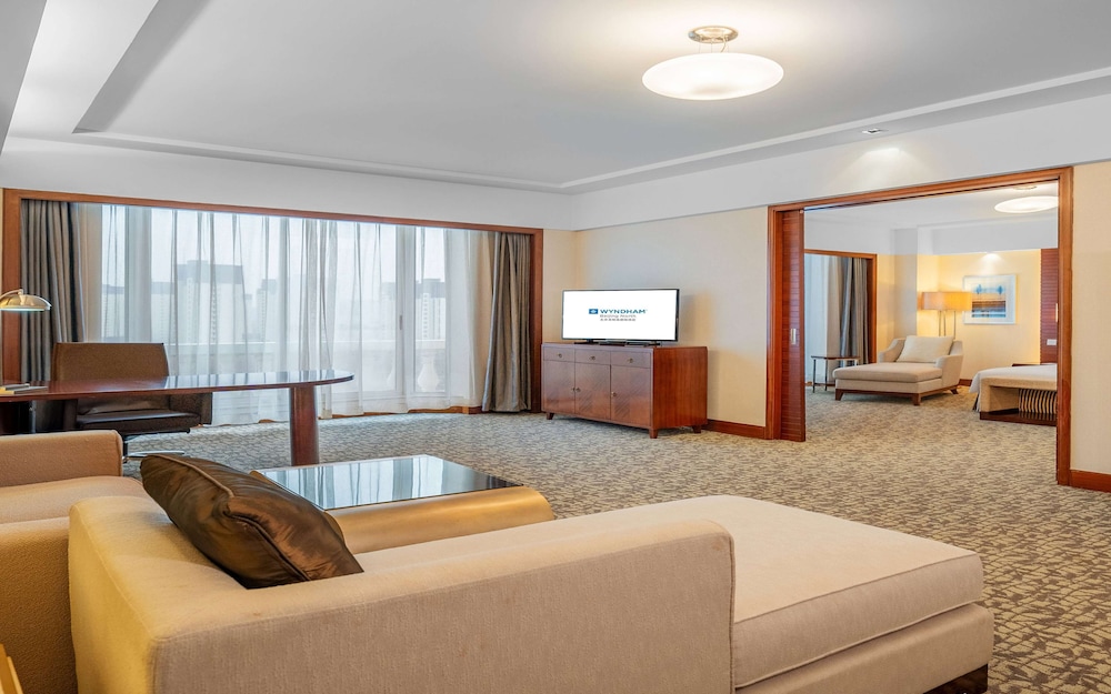 Business Suite, 1 King Bed