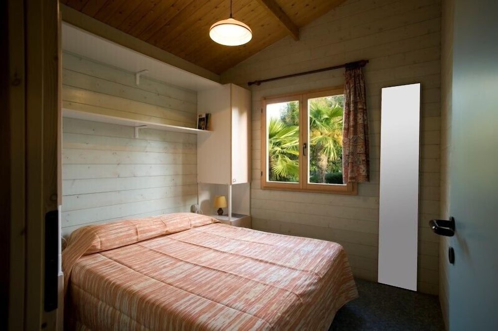 Bungalow, 2 Bedrooms photo 3