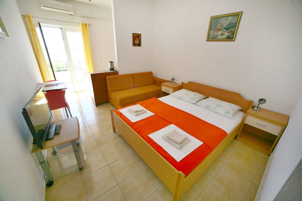 Studio, Multiple Bedrooms, Balcony, City View