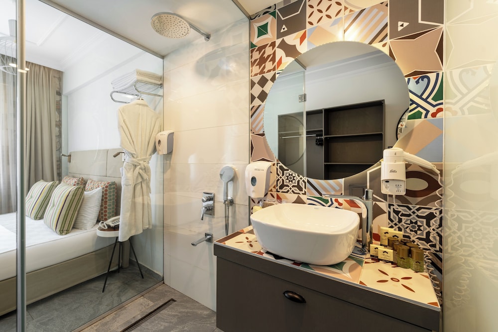 Fiore Anex Deluxe Room - Photo 9
