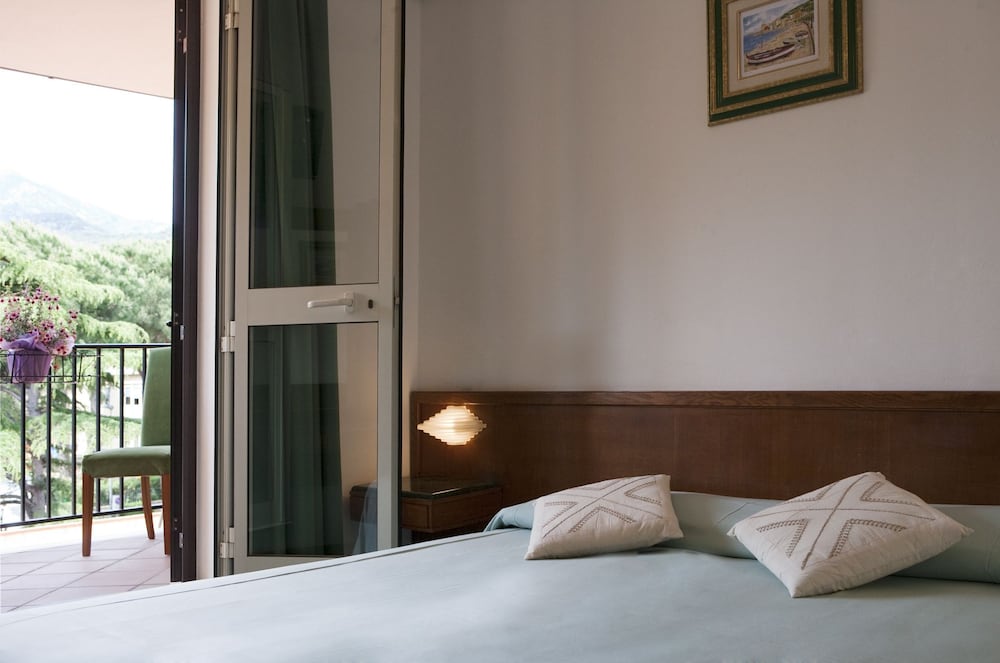 Economy Double Room photo 2