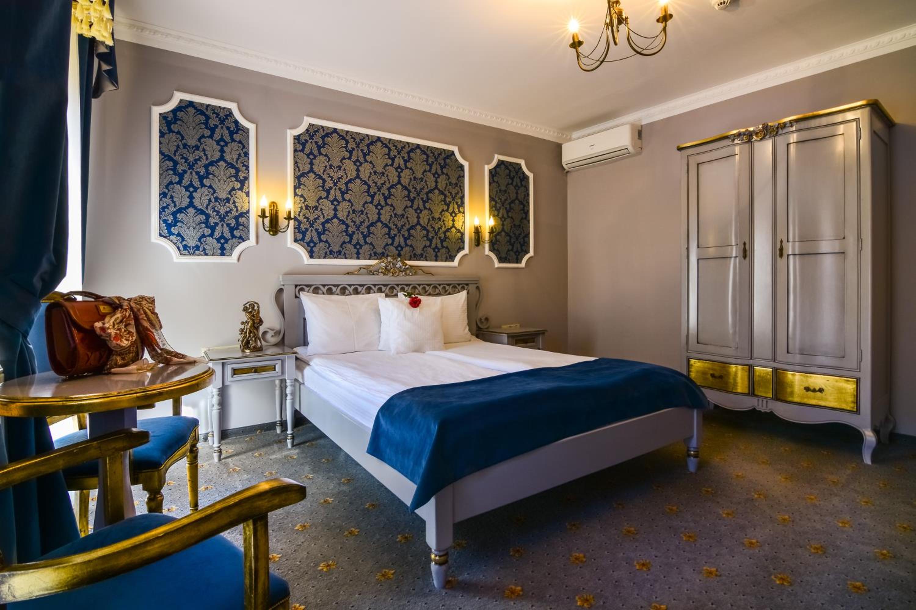 Deluxe Suite