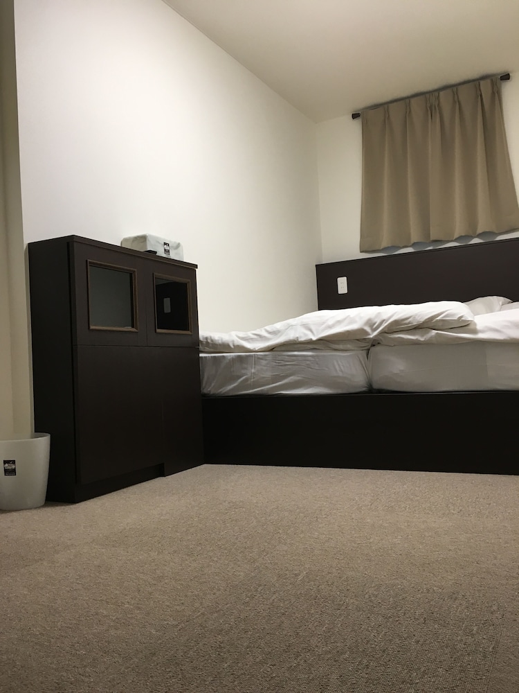 Standard Twin Room - Photo 3