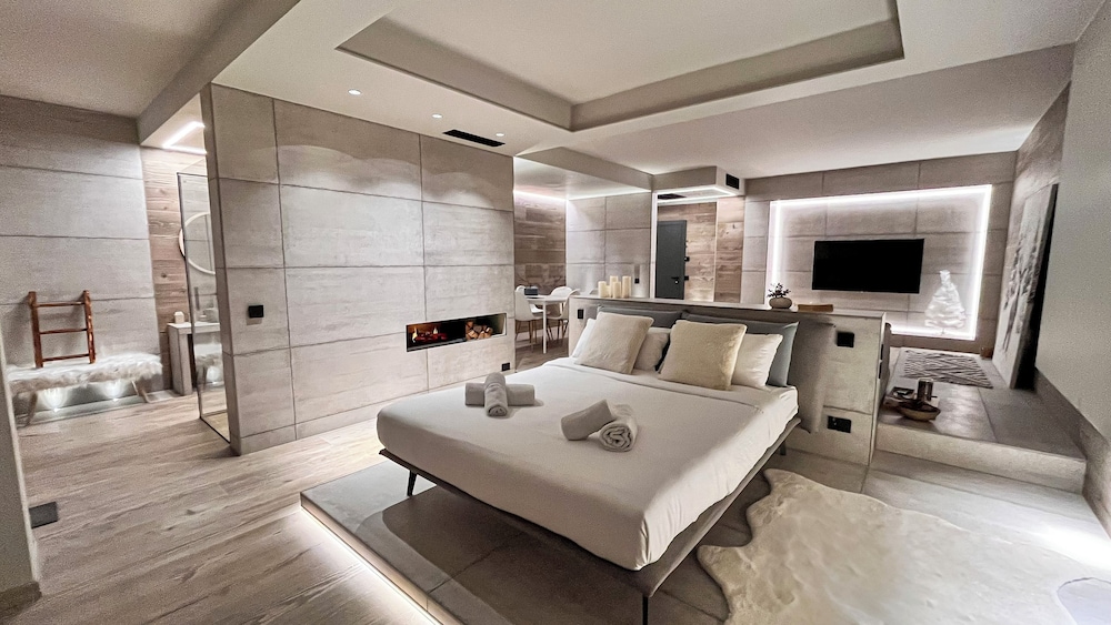Deluxe Studio Suite, Terrace, Mountain View