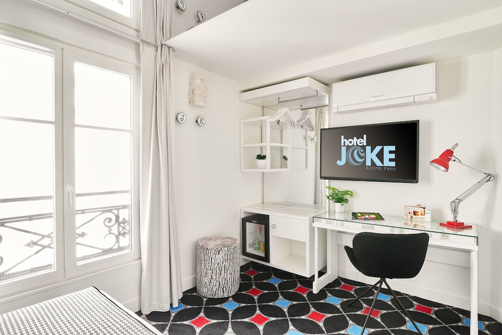 Standard Single Room - Free soft minibar, courtesy tray, Chromecast - Digital press photo 3