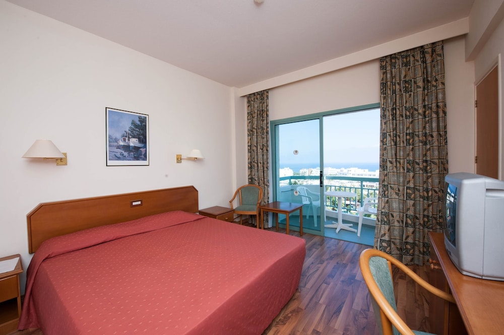 Double or Twin Room, Pool View - Photo 1