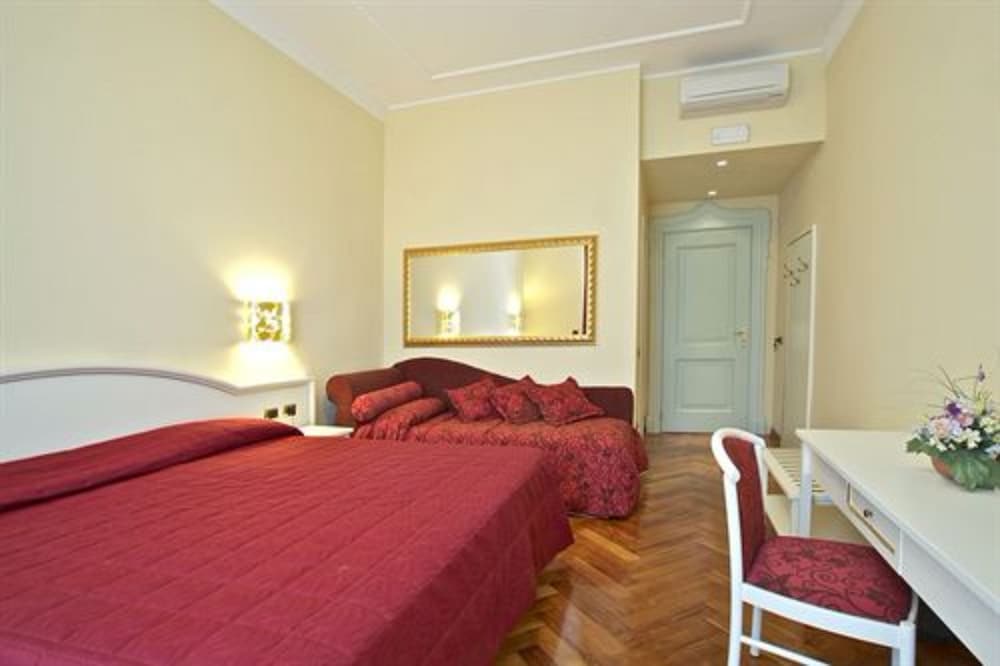 Standard Triple Room - Photo 2