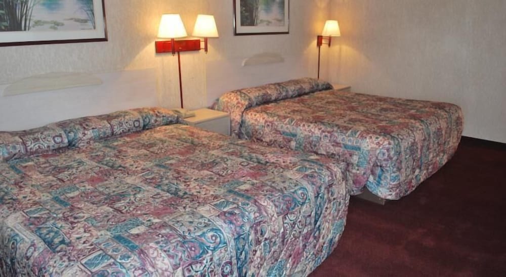 Deluxe Room, 2 Queen Beds photo 3