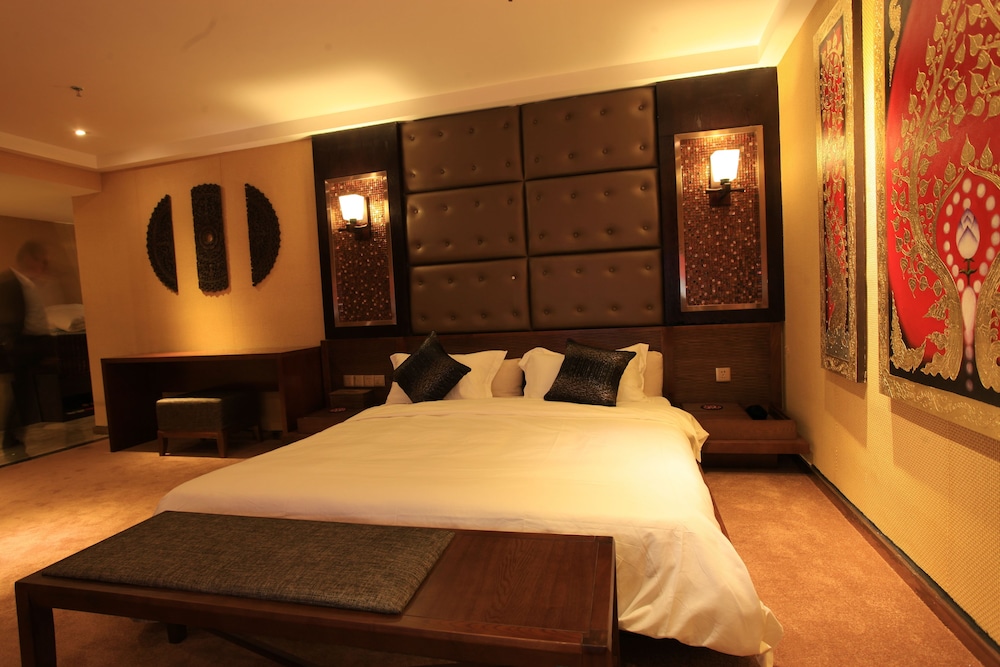 Deluxe Suite photo 2
