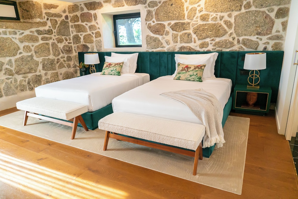 Deluxe Double or Twin Room - Photo 19