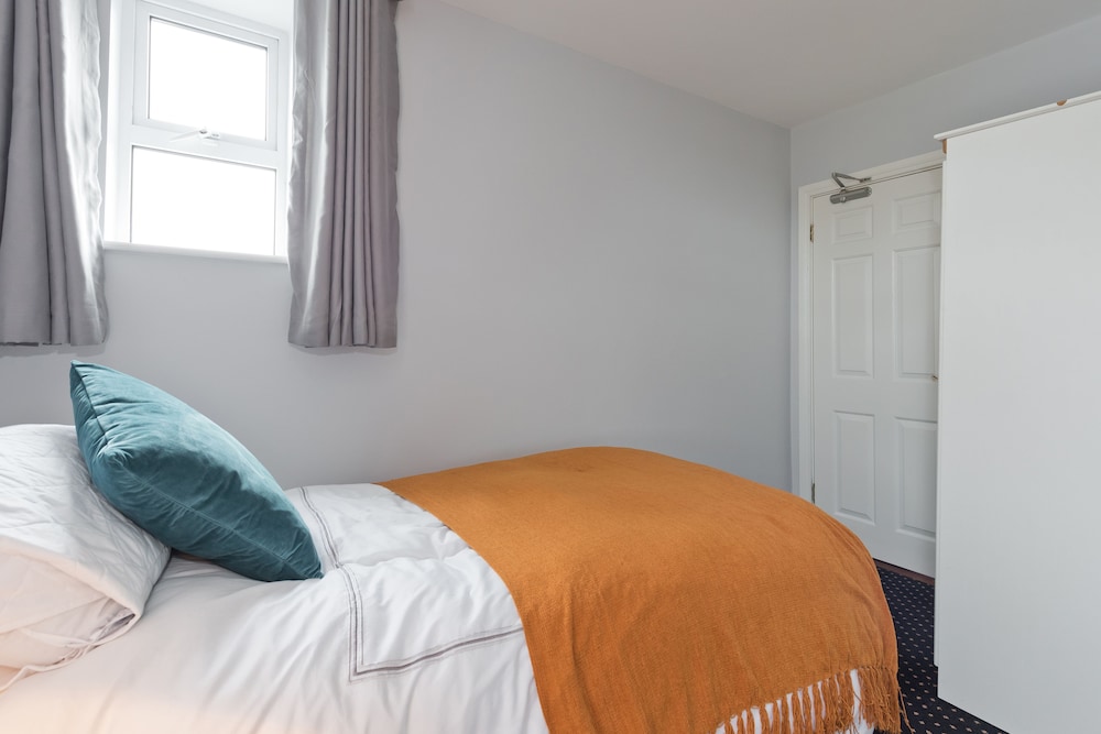 Twin Ensuite - Room 1 photo 2