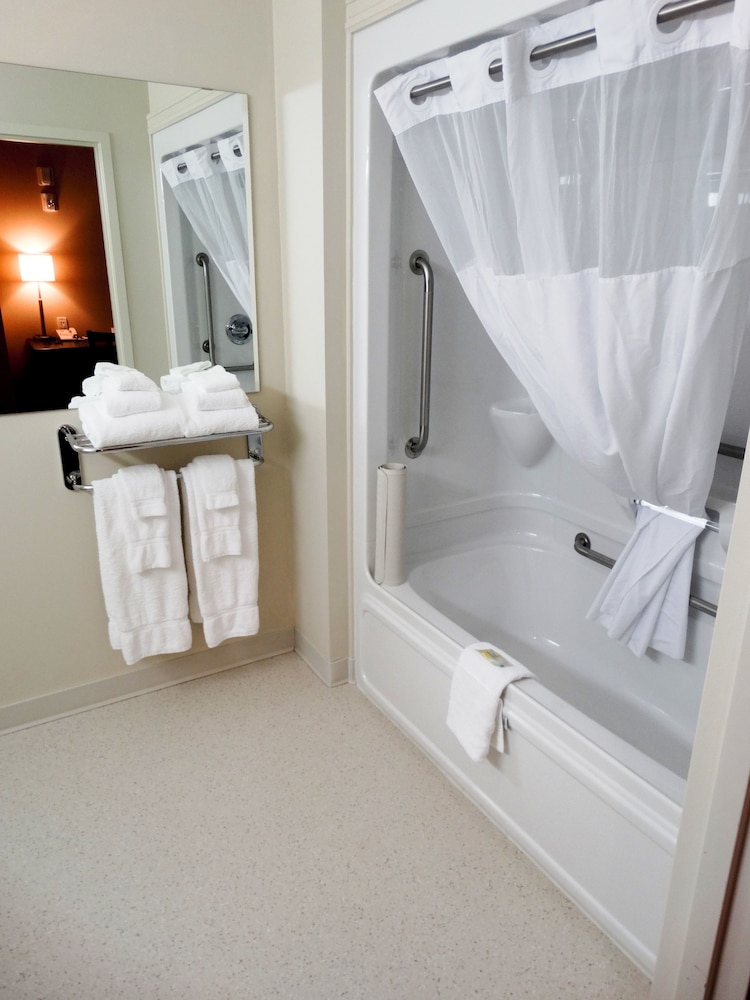 Suite, Multiple Beds, Non Smoking (Upgrade) - Photo 3