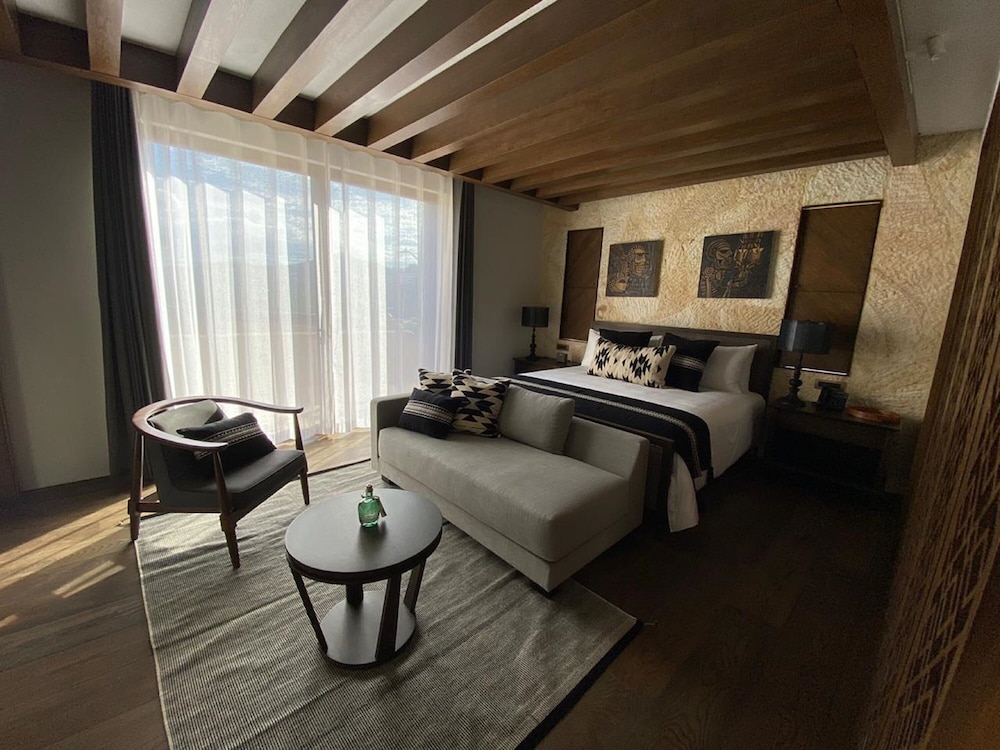 Superior Suite, Hot Tub photo 2