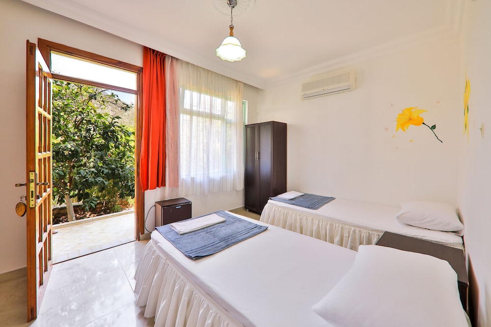 Economy Twin Room, Garden Area