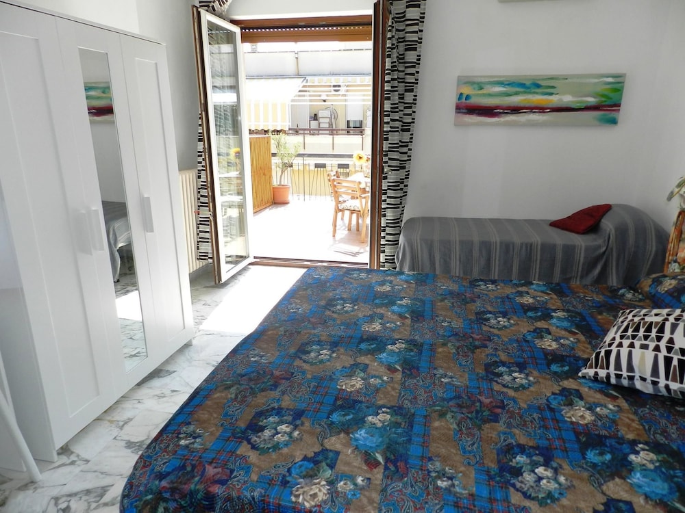 Panoramic Quadruple Room, Terrace, City View