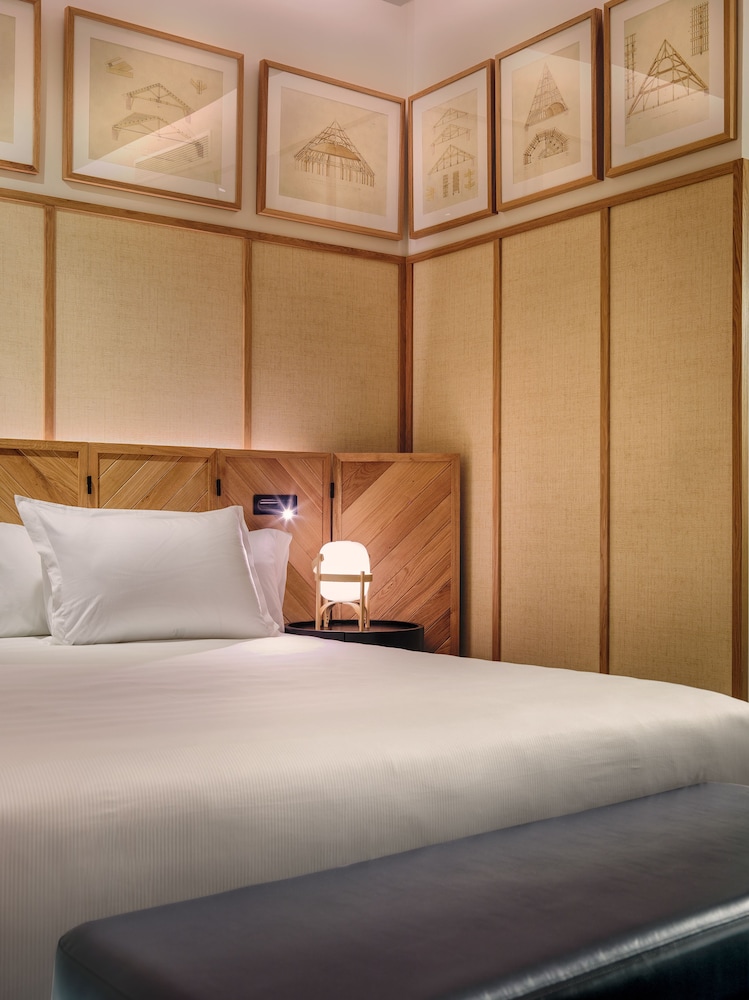 Deluxe Room Triple