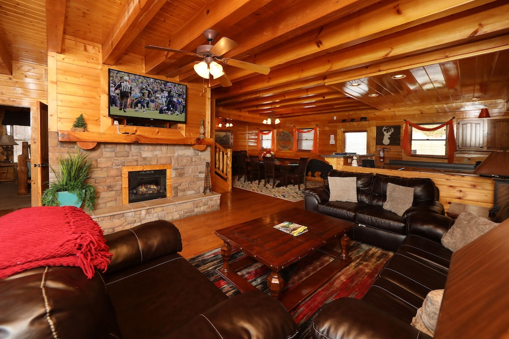 Cabin, Multiple Beds, Hot Tub, Mountain View