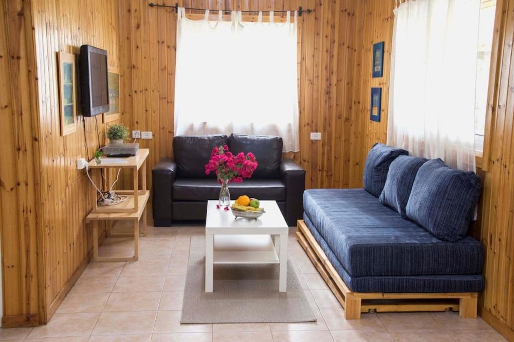 Family Room, Garden View photo 2