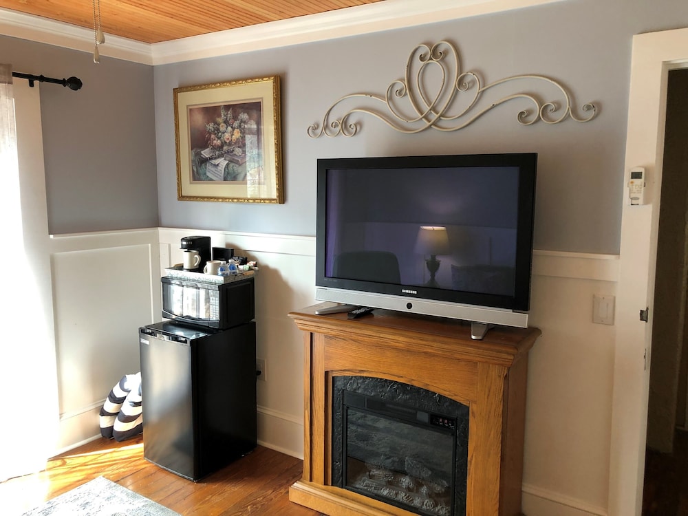 Superior Suite, 1 King Bed with Sofa bed, Jetted Tub, River View photo 3