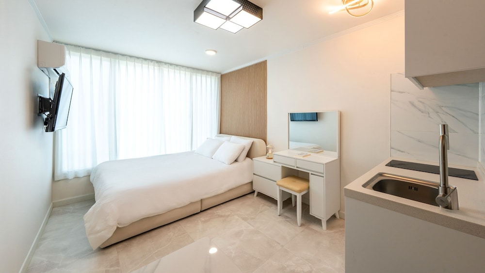 Basic Room, 1 Bedroom (205(Renovated in 2024))