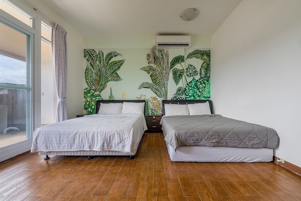 All Rooms - Photo 4